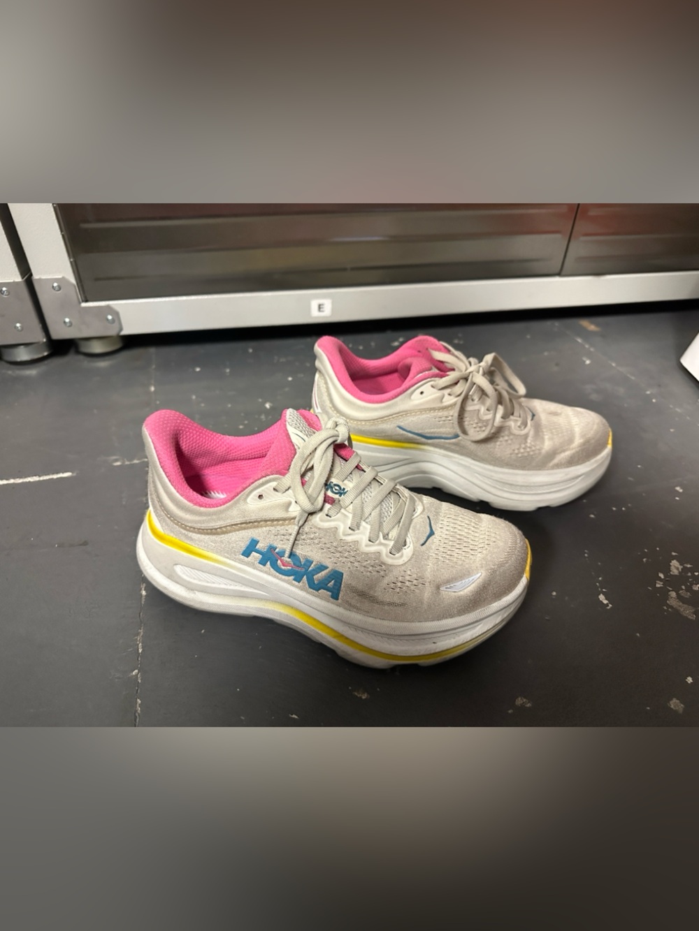 HOKA BONDI 6 Size 6 Women's - Cream with Pink Lining (white tan)